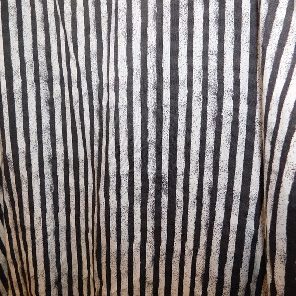 100% Viscose Coverup (G5) - Picture 2 of 4